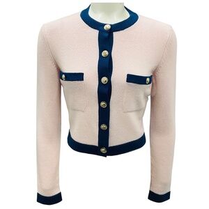 CHANEL LIGHT PINK / NAVY BLUE CROPPED CASHMERE KNIT CARDIGAN SWEATER WITH CC LOG